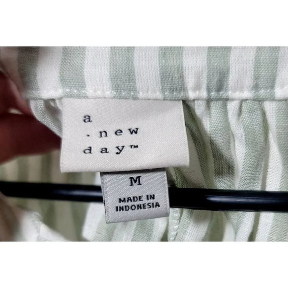 A New Day Peasant Blouse M Woven Linen Blend Stripe Green Boho Breathable Relax - Picture 3 of 12